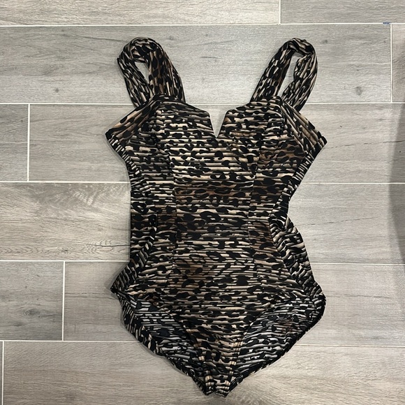 Miracle Suit Purrfection Escape One Leopard Print One Piece Swimsuit 6 - Picture 6 of 9